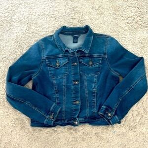 Falls Creek Jean jacket SZ M great condition. Cotton poly spandex blend.
